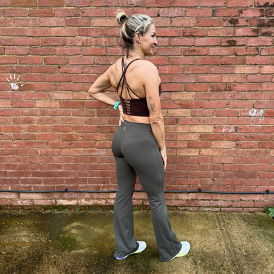 Halo Flared Leggings in Olive